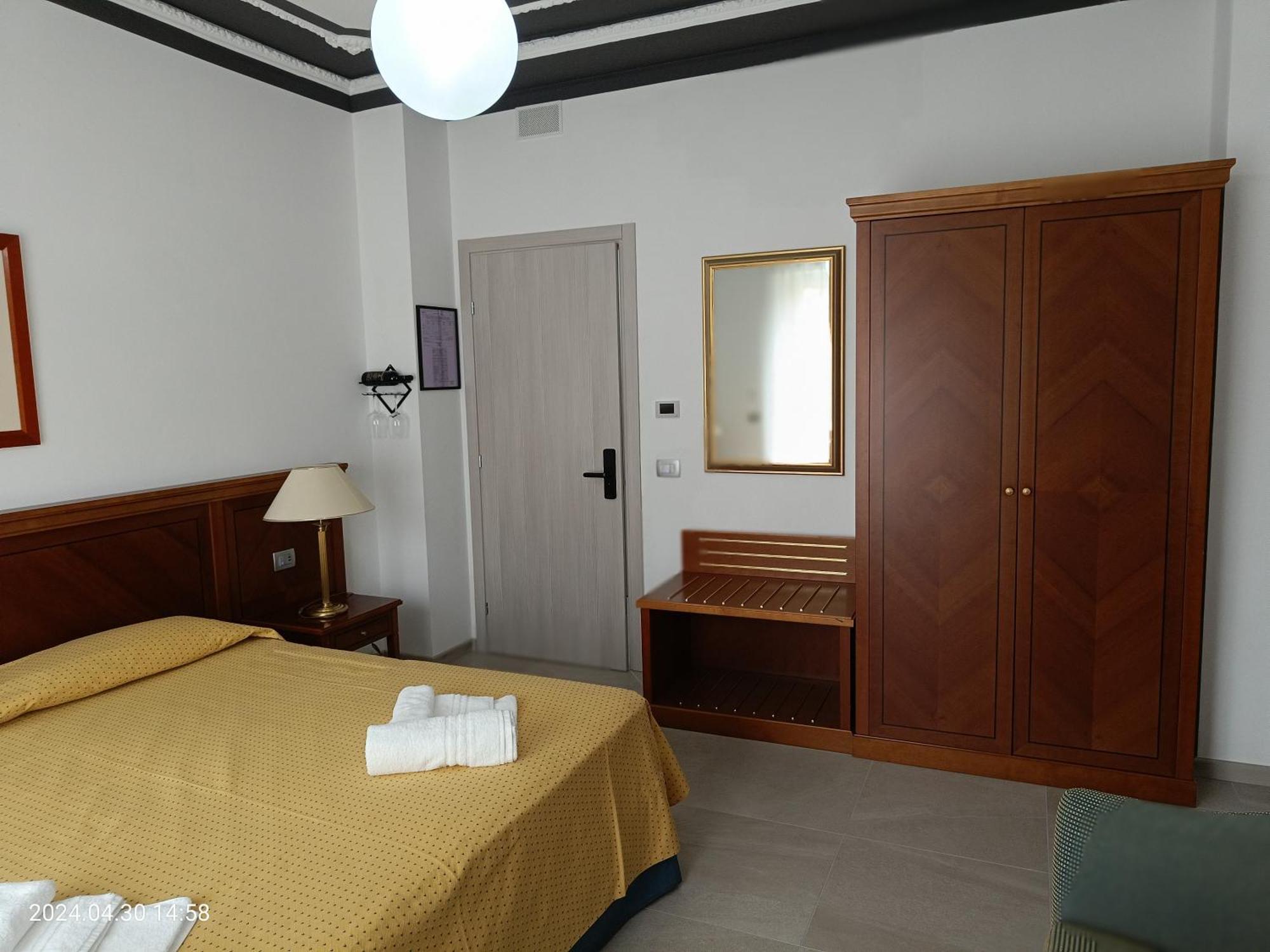 Villa Mariana Bed And Breakfast Saluzzo Exterior photo
